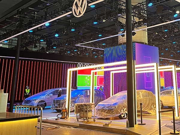LED Pixel Bar- International Auto Show